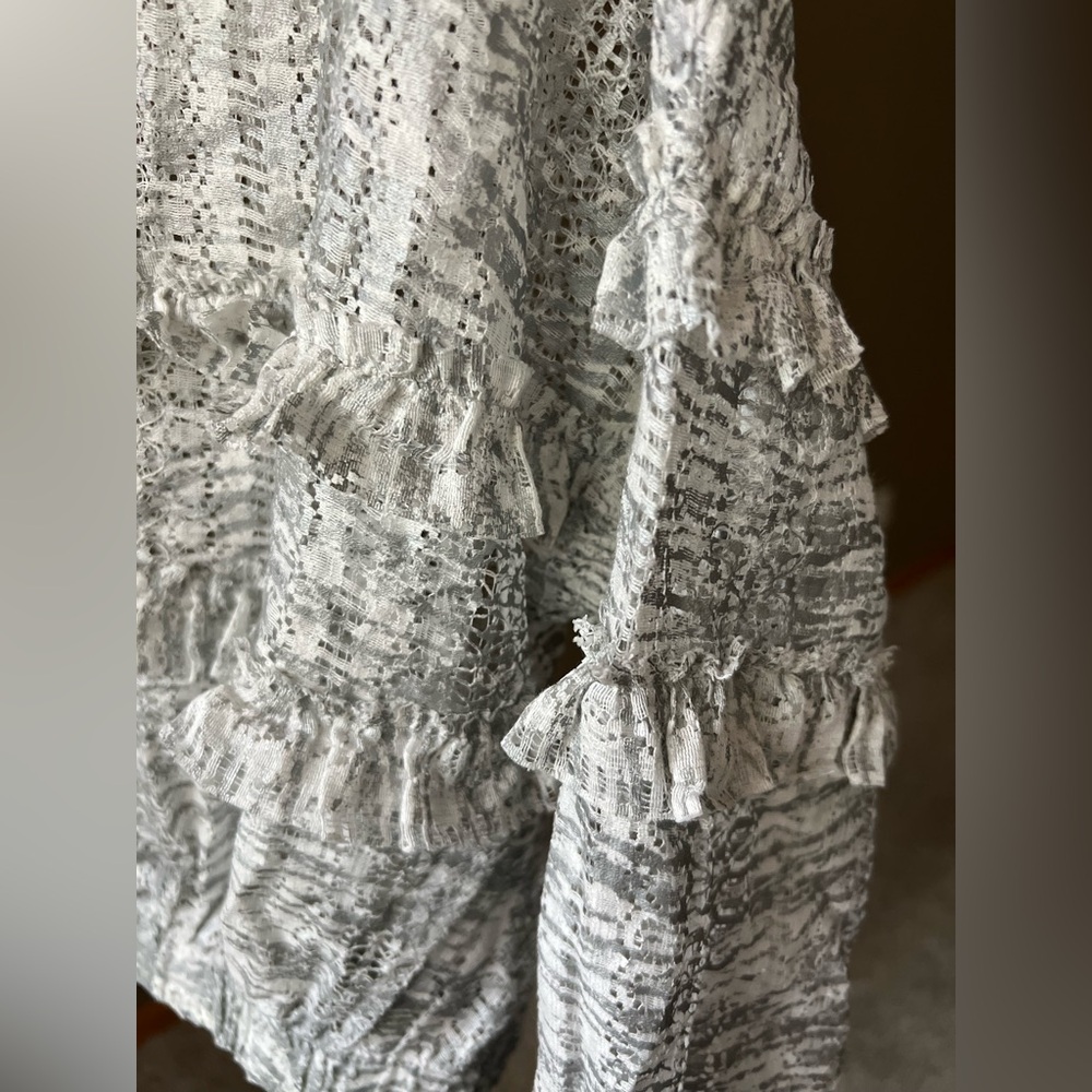 Zara Textured Ruffle Blouse - Picture 2 of 4